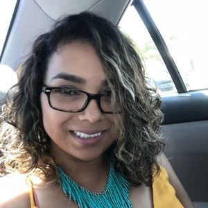 Meet your Posher, Alejandra